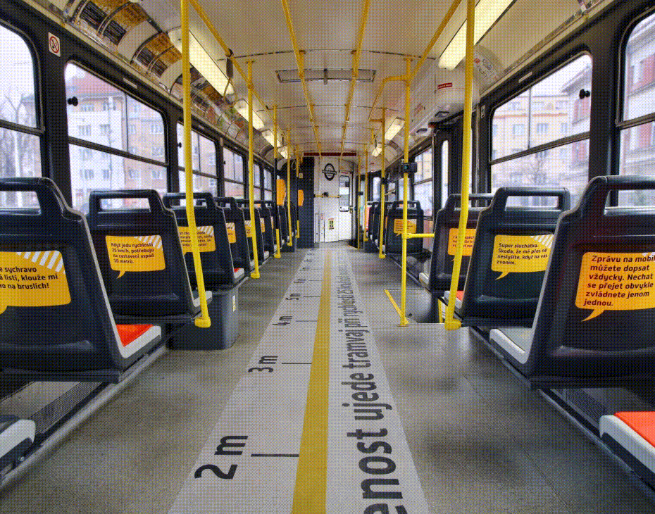 930_730_tramvaj_vnutro